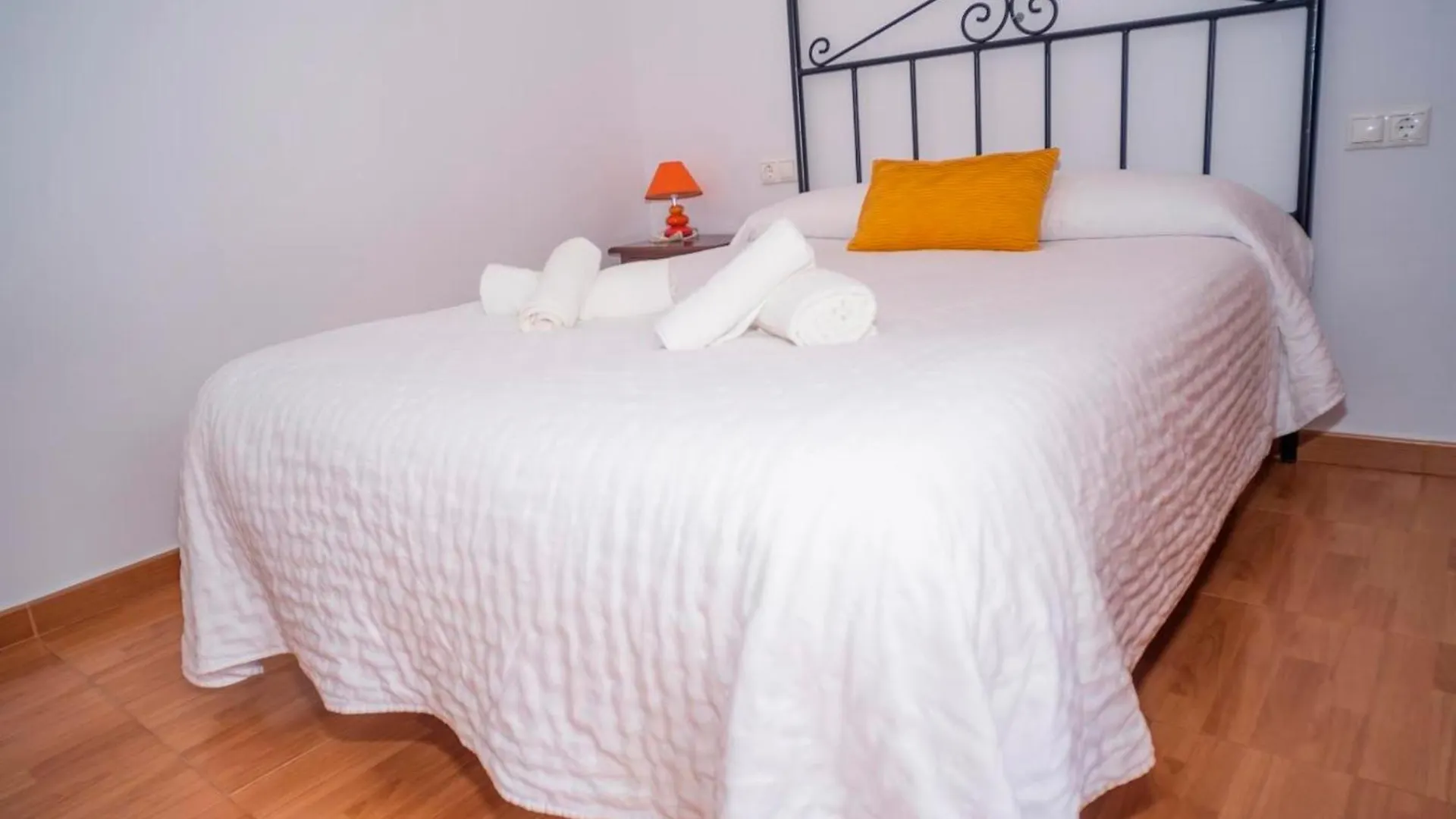Apartamento En Conil Con Aparcamiento Accesible Conil De La Frontera Apartment